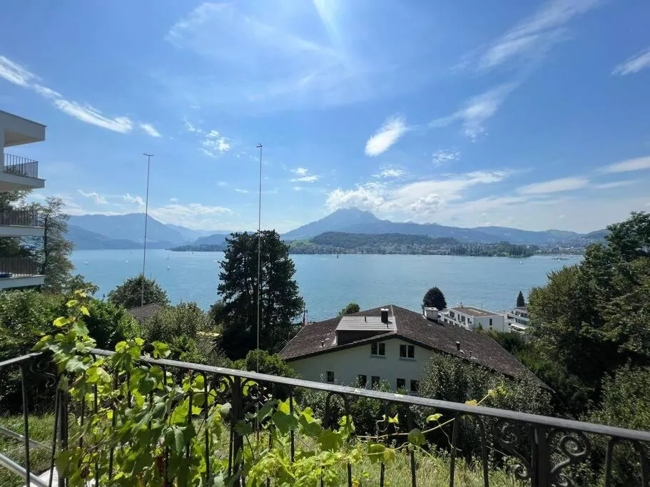 Image 6 of Charming house with a lake view