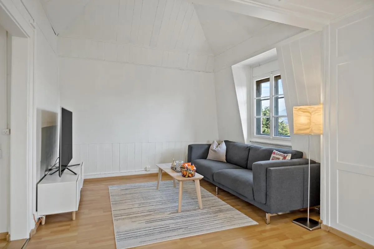 Image 6 of Erlen home