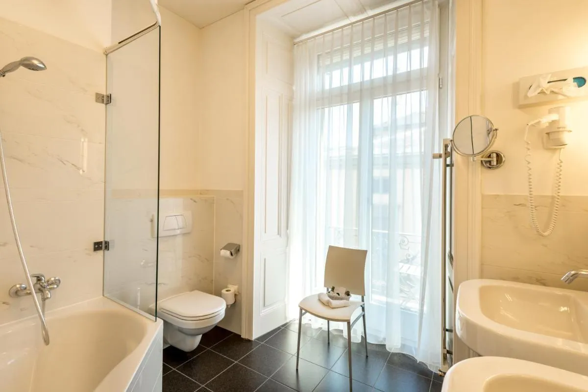 Image 2 of Grand Hotel Europe