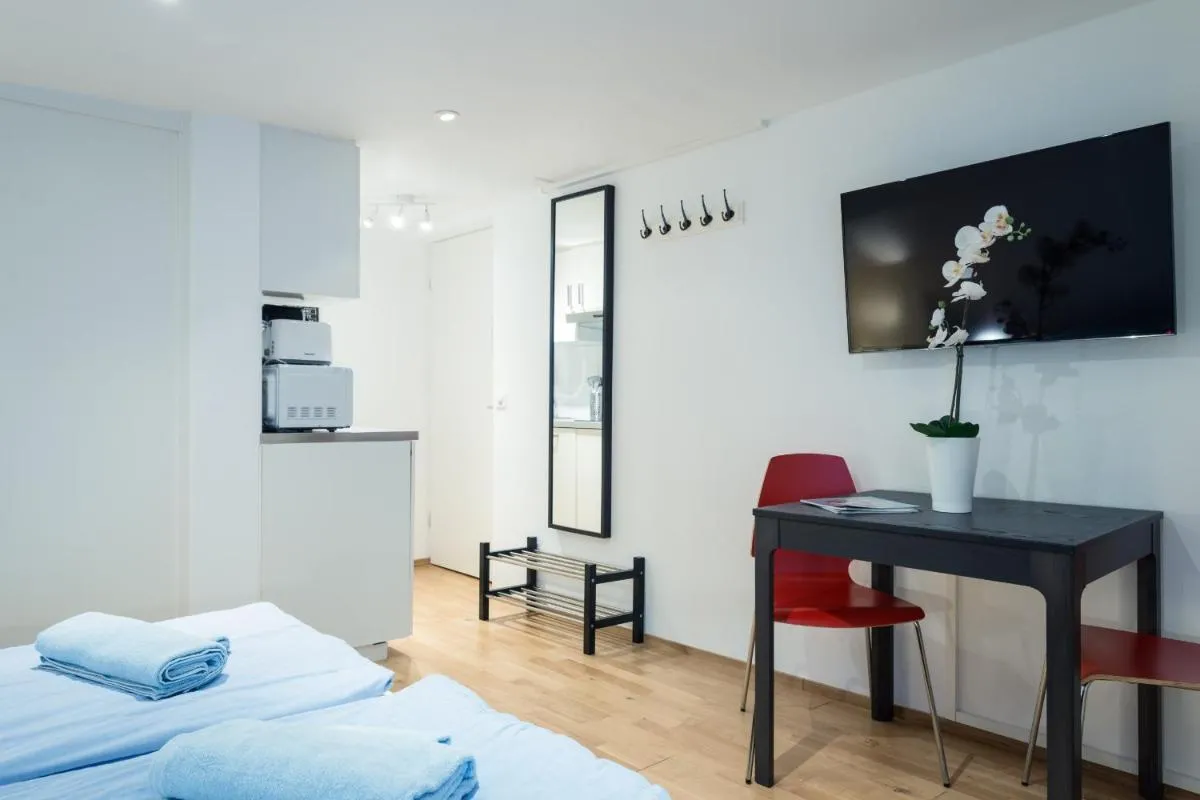 Image 4 of HITrental Old Town Apartments