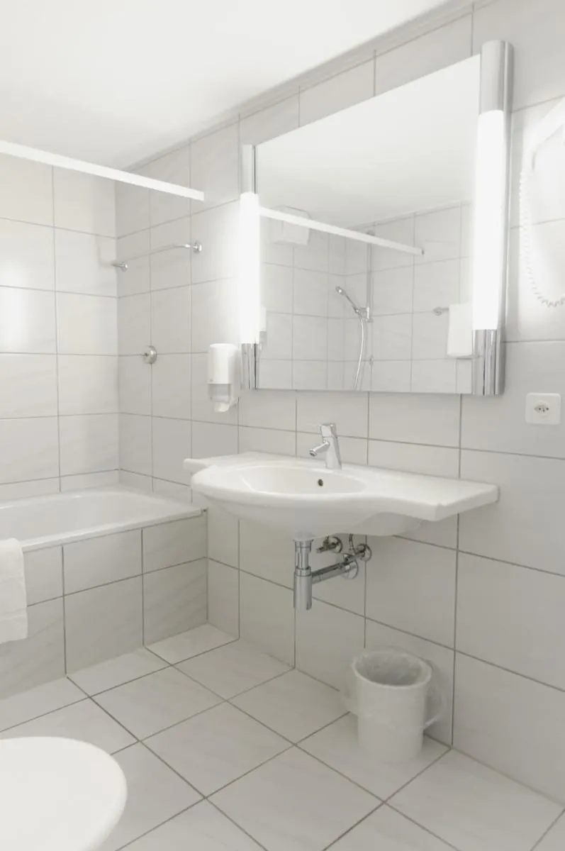 Image 6 of ROESLI Guest House